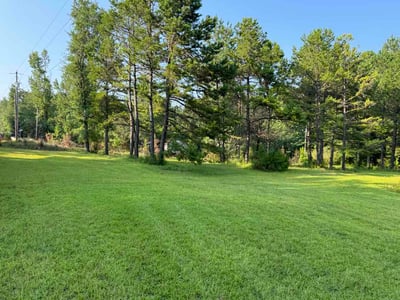 Lawn care service in La Fayette, 36862