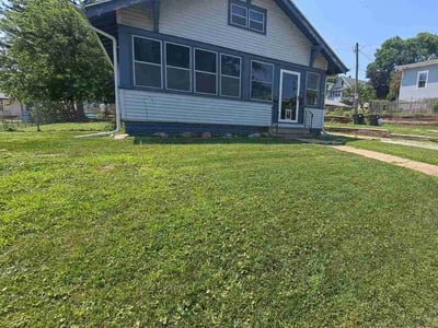 Lawn care service in Omaha, 68108
