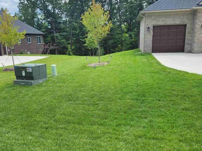 Lawn care service in Oxford, 48371