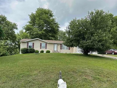 Lawn care service in Thornville, 43076