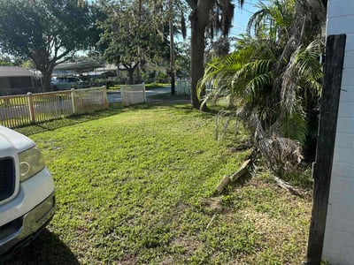 Lawn care service in Daytona Beach, 32117