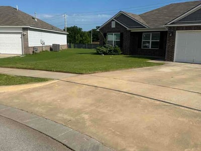 Lawn care service in Broken Arrow, 74012