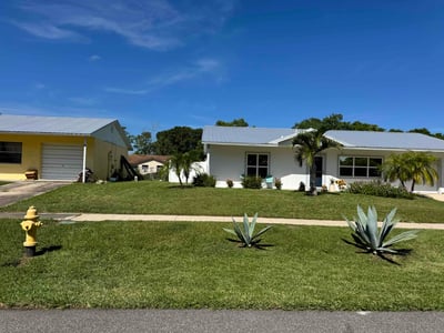 Lawn care service in Titusville, 32796