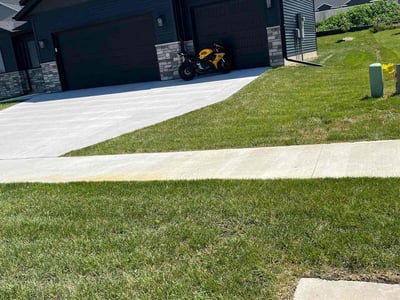 Lawn care service in North Liberty, 52317