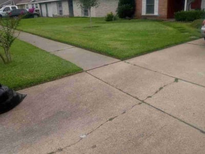 Lawn care service in Houston, 77080