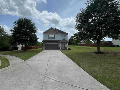 Lawn care service in McDonough, 30252