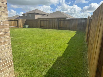 Lawn care service in Richmond, 77469