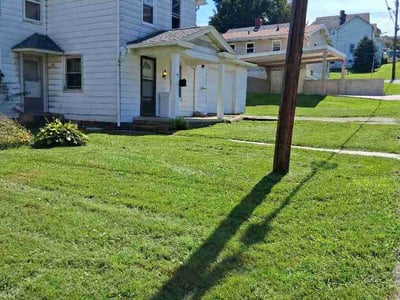 Lawn care service in Uniontown, 15401