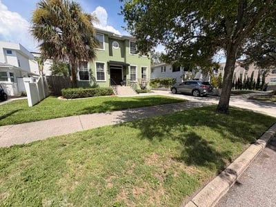 Lawn care service in Tampa, 33606