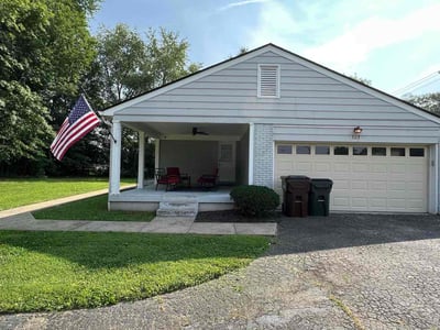 Lawn care service in Louisville, 40207