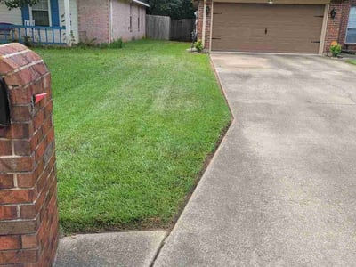 Lawn care service in Shreveport, 71129