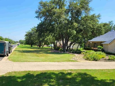 Lawn care service in Liberty Hill, 78642