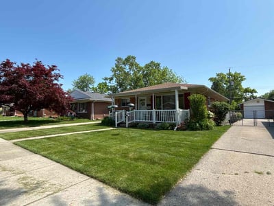 Lawn care service in Livonia, 48152