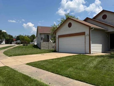 Lawn care service in Florissant, 63031