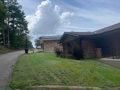 Lawn care service in Shreveport, 71119