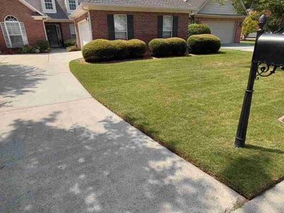 Lawn care service in Vestavia Hills, 35216