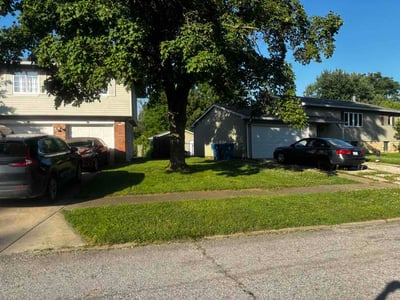 Lawn care service in Indianapolis, 46221