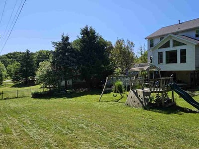 Lawn care service in Rockford, 49341