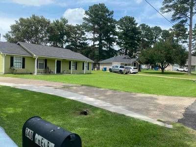 Lawn care service in Shreveport, 71107