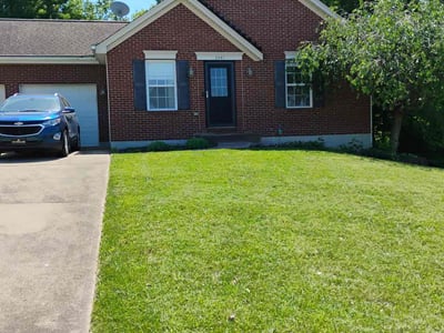 Lawn care service in Burlington, 41005