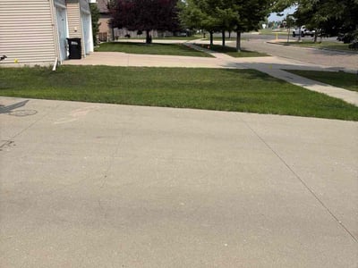 Lawn care service in West Fargo, 58078
