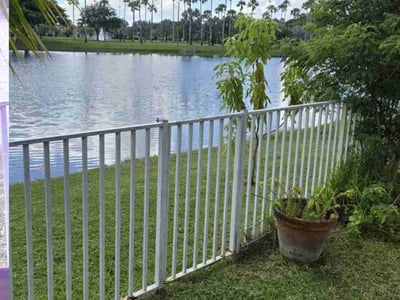 Lawn care service in Pembroke Pines, 33028