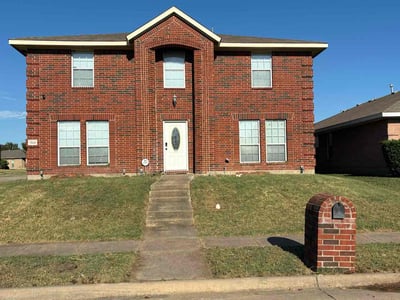 Lawn care service in Lancaster, 75134