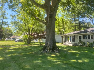 Lawn care service in Strongsville, 44149