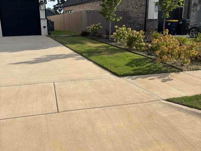 Lawn care service in Bentonville, 72712