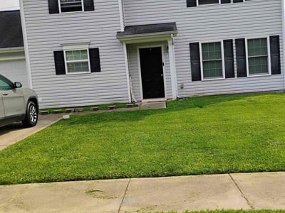 Lawn care service in Charlotte, 28216