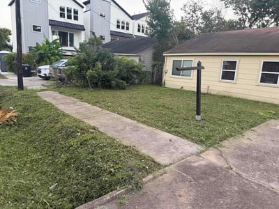 Lawn care service in HOUSTON, 77021