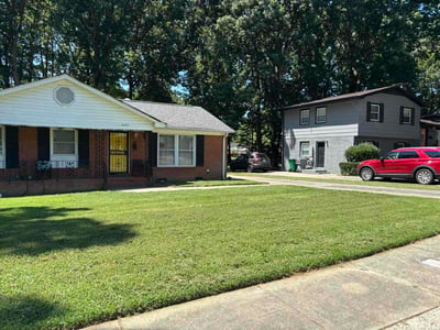 Lawn care service in Charlotte, 28213