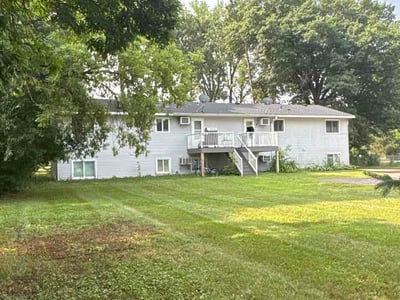 Lawn care service in Wyoming, 55092