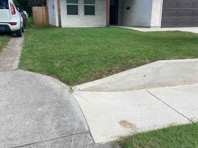 Lawn care service in Dallas, 75215