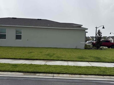 Lawn care service in Daytona Beach, 32124