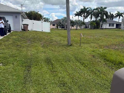 Lawn care service in Cape Coral, 33993