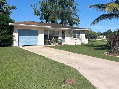 Lawn care service in Port St. Lucie, 34983