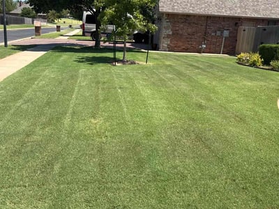 Lawn care service in Edmond, 73013