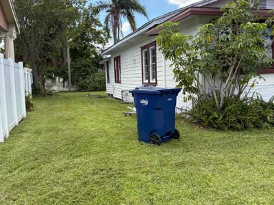 Lawn care service in Tampa, 33607