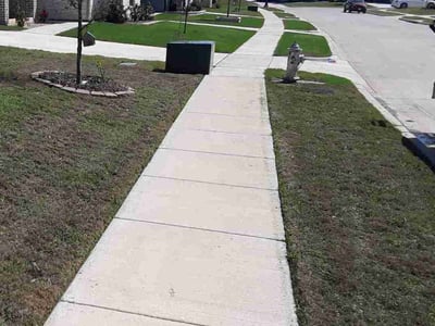 Lawn care service in Burleson, 76028