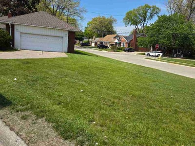 Lawn care service in Dearborn, 48128