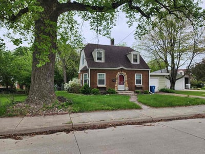 Lawn care service in East Moline, 61244