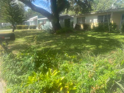 Lawn care service in Largo, 33778
