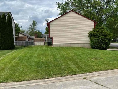 Lawn care service in Indianapolis, 46254