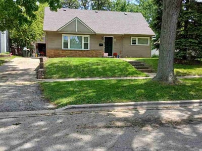 Lawn care service in West Chicago, 60185