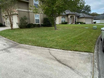 Lawn care service in Jacksonville, 32218