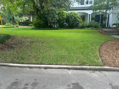 Lawn care service in Columbia, 29204