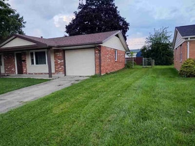 Lawn care service in Troy, 45373