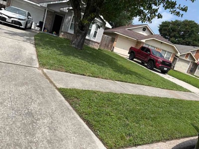 Lawn care service in Houston, 77064