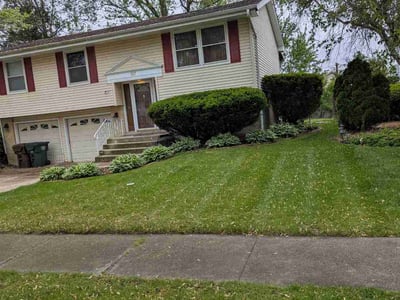 Lawn care service in University Park, 60484